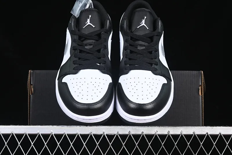 All categories Air Jordan Jordan series basketball shoes Air Jordan 1 Low Air Jordan 1 Low AJ1 Joe 1 black and white silver low-top cultural basketball shoes 553558-131